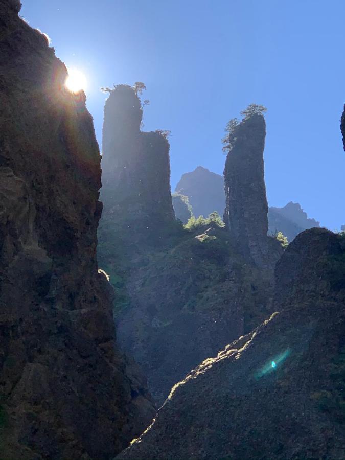 Domo Conguillio Conecta Con Tu Energia Sagrada Junto Al Salto Truful Truful Con Una Vista Majestuosa Que Podras Disfrutar En Una Tinaja Una Experiencia Que Alineara Tu Espiritu Y Tu Energia Interior Vivelo Melipeuco Bagian luar foto