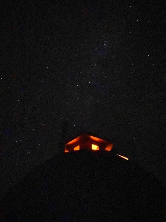 Domo Conguillio Conecta Con Tu Energia Sagrada Junto Al Salto Truful Truful Con Una Vista Majestuosa Que Podras Disfrutar En Una Tinaja Una Experiencia Que Alineara Tu Espiritu Y Tu Energia Interior Vivelo Melipeuco Bagian luar foto